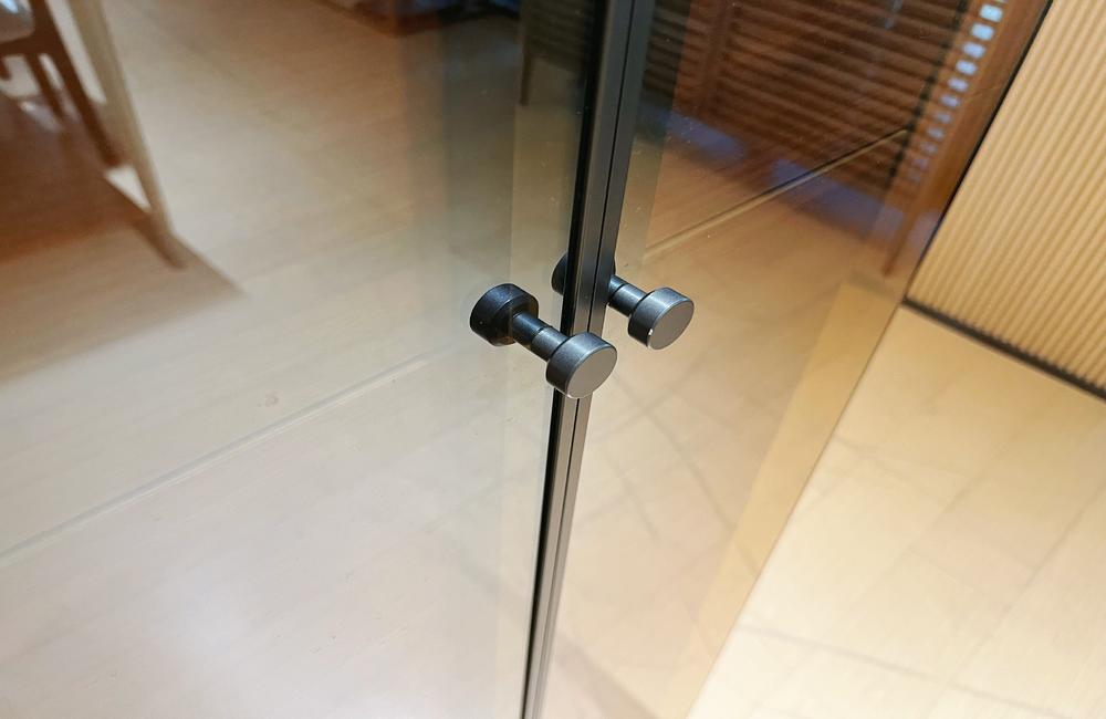 Seven-Compartment Aluminum Glass Drawer Cabinet