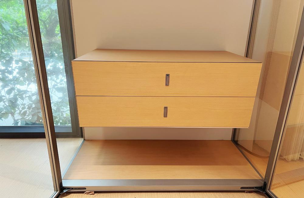 Minimalist Luxury Glass Cabinet