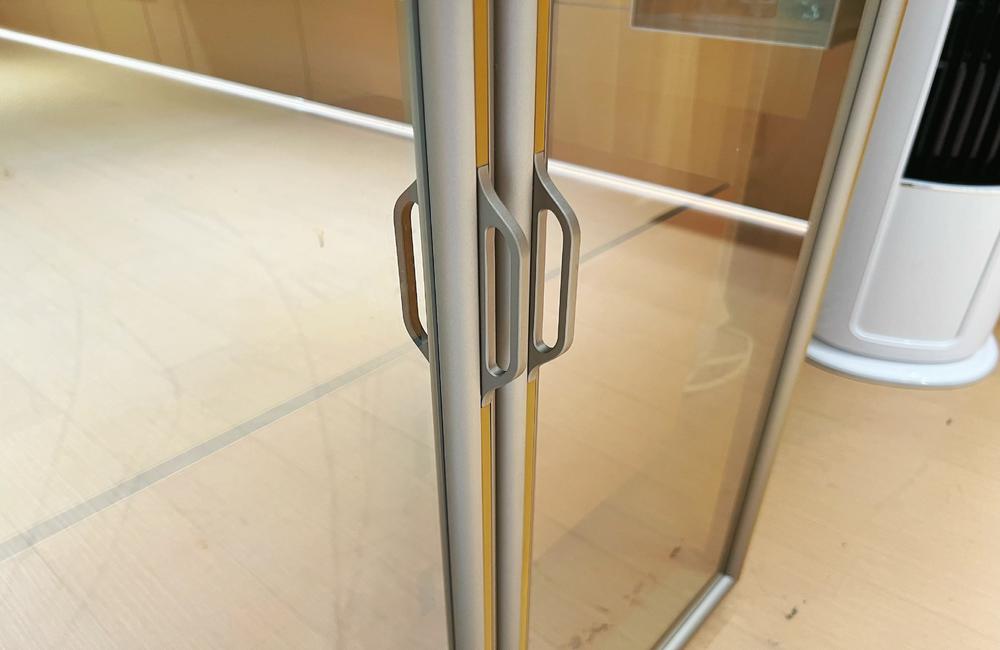 Minimalist Luxury Glass Cabinet