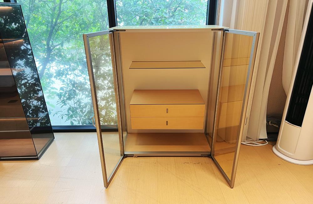 Minimalist Luxury Glass Cabinet