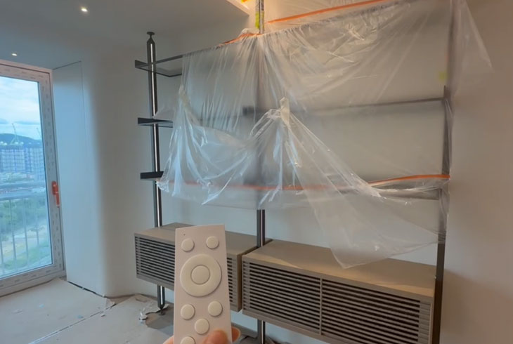 KRC Aluminum Pillar Glass TV Shelf Received Praise from South Korean Customers
